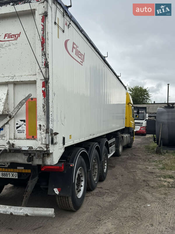 Самосвал DAF CF 2006 в Киеве