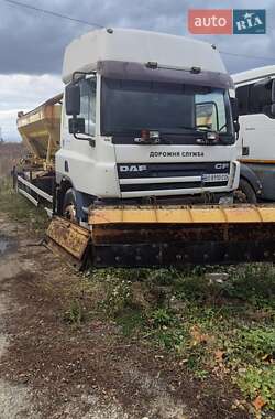 Піскорозкидальна машина DAF CF 2005 в Тернополі