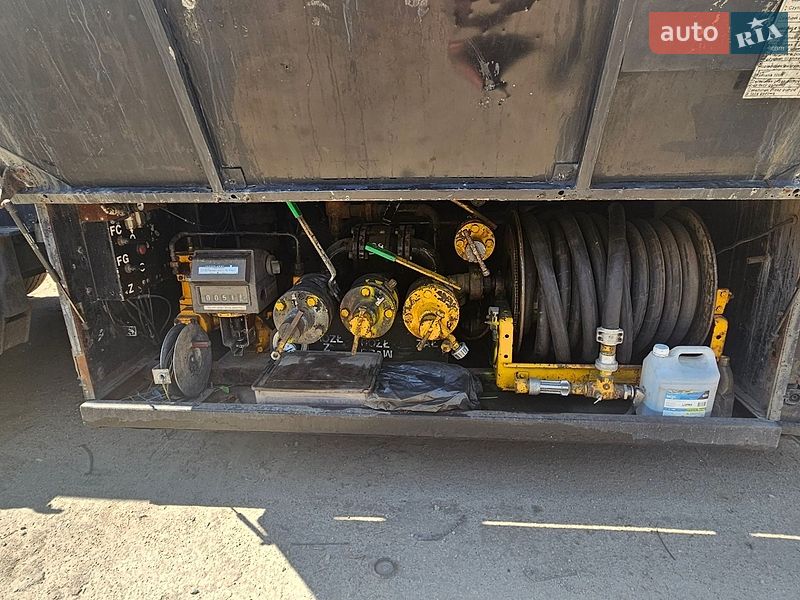 Цистерна DAF CF 2008 в Харкові