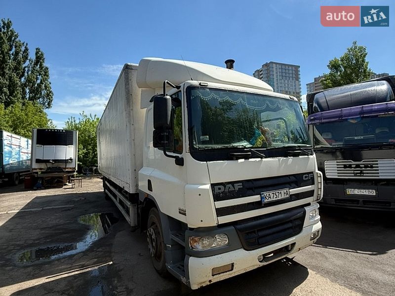 Грузовой фургон DAF FA 2003 в Киеве