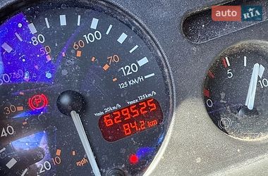 Грузовой фургон DAF FA 2003 в Киеве