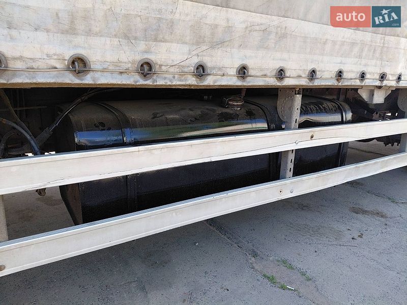 Тентований DAF FA 2004 в Рівному