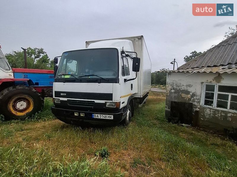 Грузовой фургон DAF FA 2001 в Кропивницком