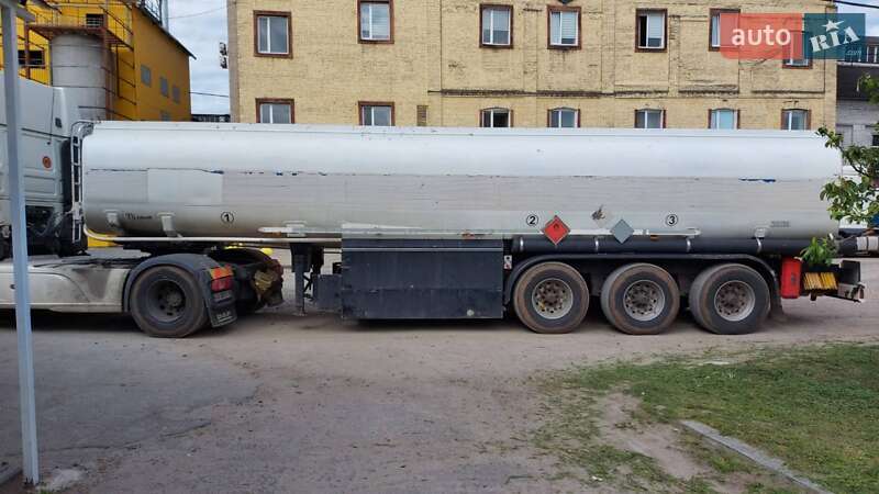 Бензовоз DAF FT 2016 в Киеве