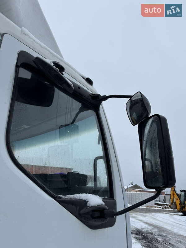 Грузовой фургон DAF LF 2005 в Маневичах