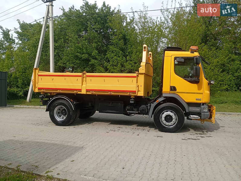 Піскорозкидальна машина DAF LF 2013 в Бучачі