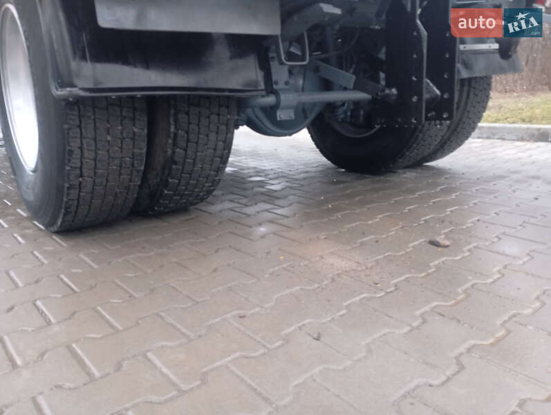 Піскорозкидальна машина DAF LF 2013 в Бучачі