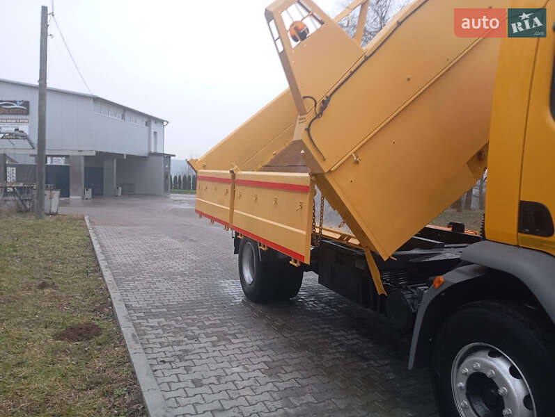 Піскорозкидальна машина DAF LF 2013 в Бучачі