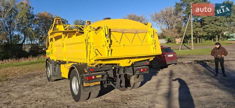 Самосвал DAF LF 2012 в Львове