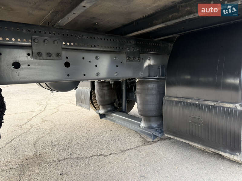 Вантажний фургон DAF LF 2013 в Рівному