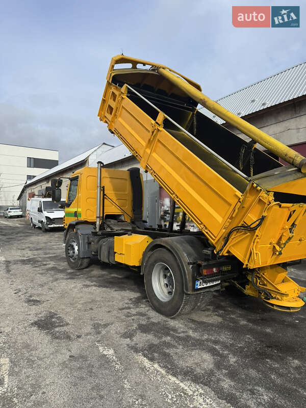 Пескоразбрасывающая машина DAF LF 2013 в Тернополе