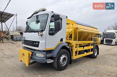 Пескоразбрасывающая машина DAF LF 2013 в Болграде