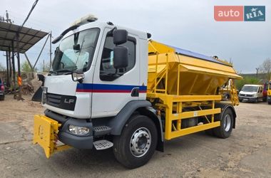 Піскорозкидальна машина DAF LF 2013 в Болграді