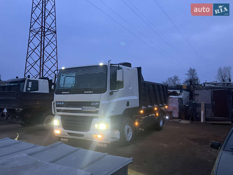 Самосвал DAF TE 2002 в Киеве