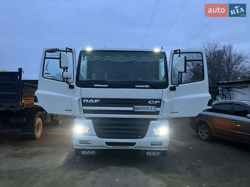 Самосвал DAF TE 2002 в Киеве