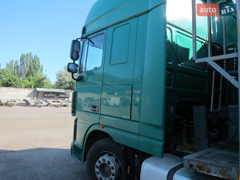 Тягач DAF XF 105 2009 в Виннице