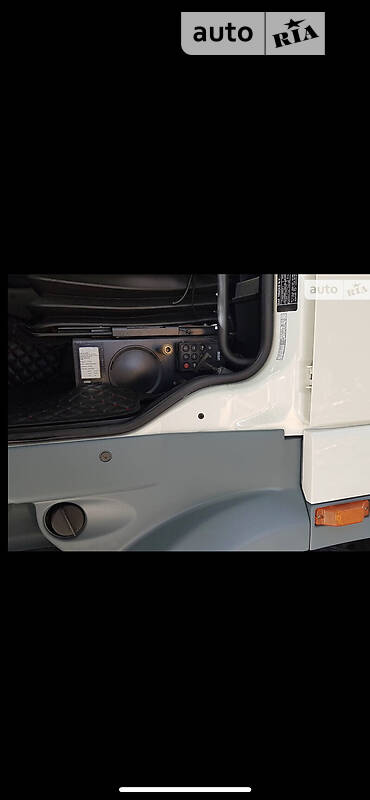Контейнеровоз DAF XF 105 2010 в Кривом Роге