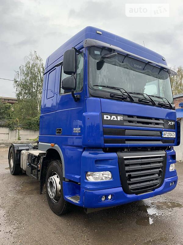 Тягач DAF XF 105 2012 в 