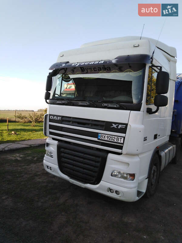 Тягач DAF XF 105 2008 в Кам'янець-Подільському