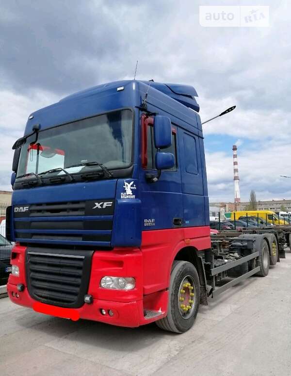 Контейнеровоз DAF XF 105 2012 в Рівному