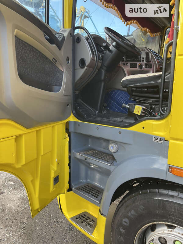 Тягач DAF XF 105 2009 в Лановцах