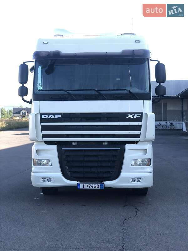 Тягач DAF XF 105 2010 в Хусті