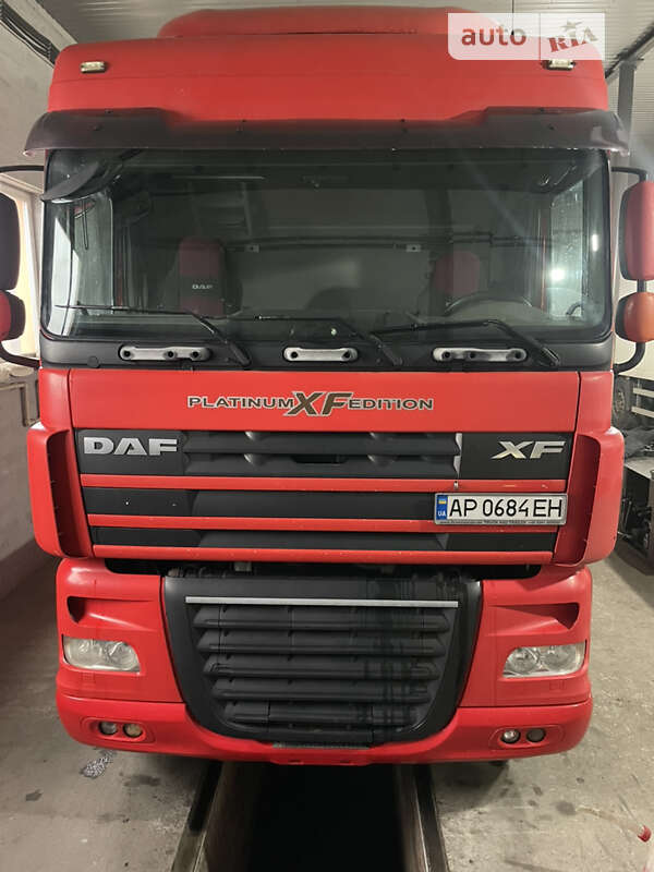 Тягач DAF XF 105 2009 в Запорожье