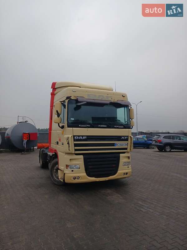 Тягач DAF XF 105 2006 в Львове