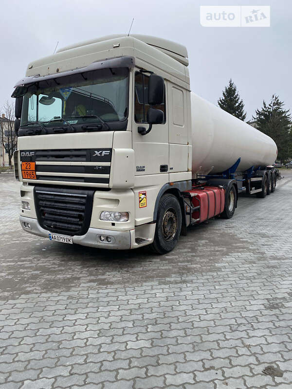 Тягач DAF XF 105 2008 в Киеве