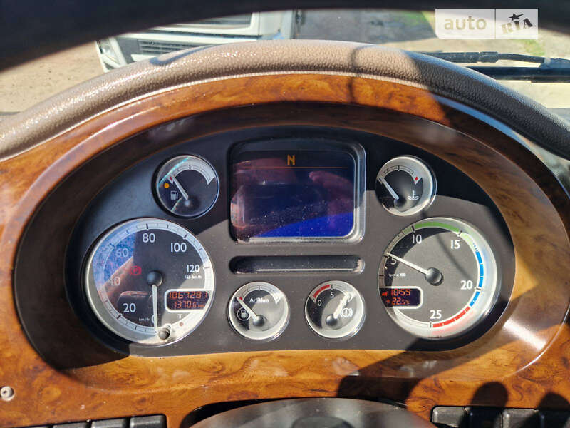 Тягач DAF XF 105 2010 в Нововолынске