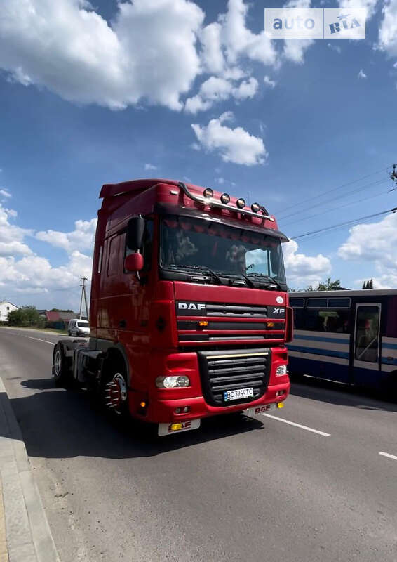 Тягач DAF XF 105 2006 в Буске