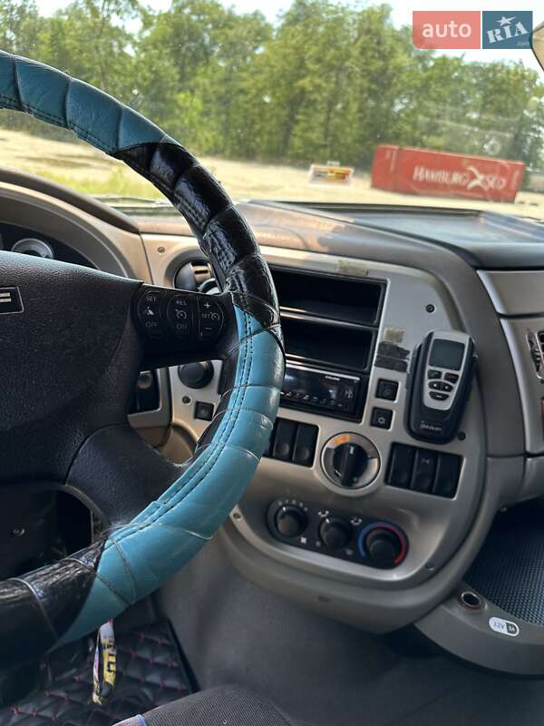 Тягач DAF XF 105 2009 в Одессе