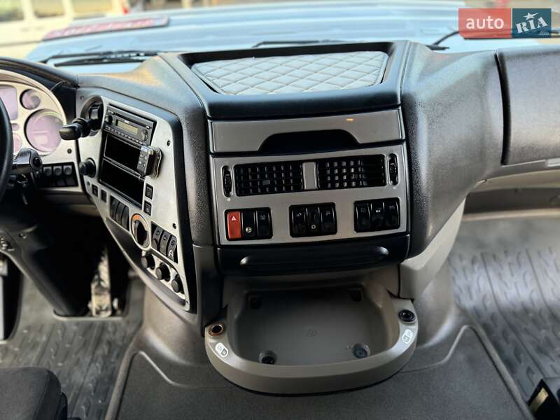 Тягач DAF XF 105 2013 в Дубно