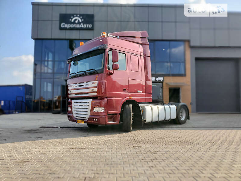 Тягач DAF XF 105 2012 в Ровно