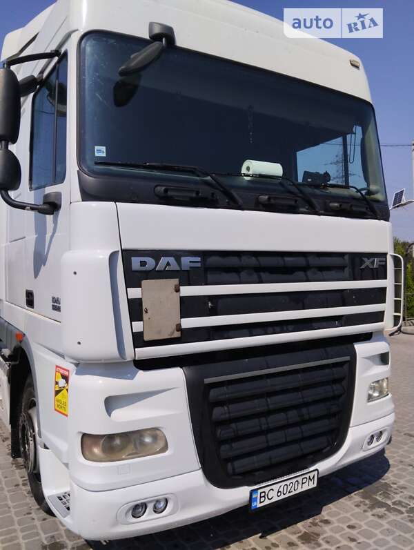 Тягач DAF XF 105 2011 в Яворове