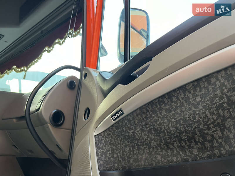 Тягач DAF XF 105 2007 в Ровно
