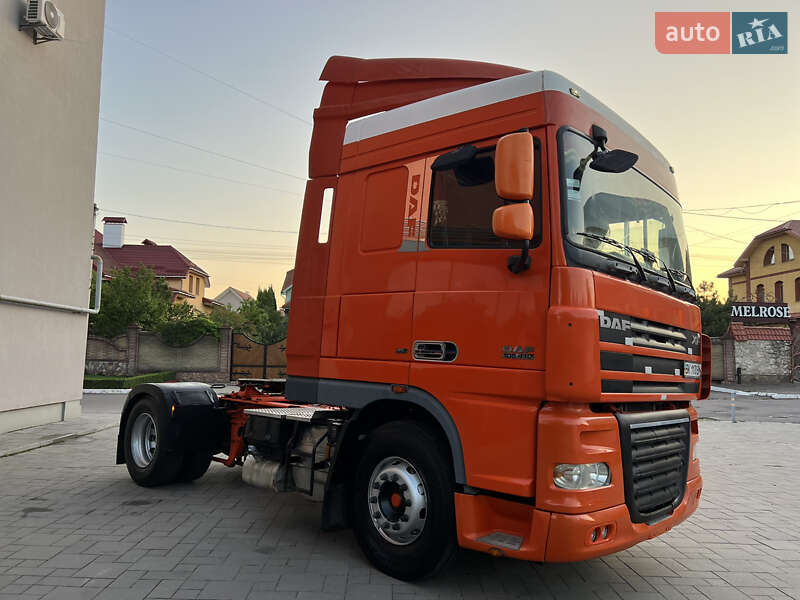 Тягач DAF XF 105 2007 в Ровно