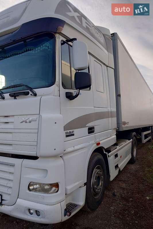 Тягач DAF XF 105 2010 в Черновцах