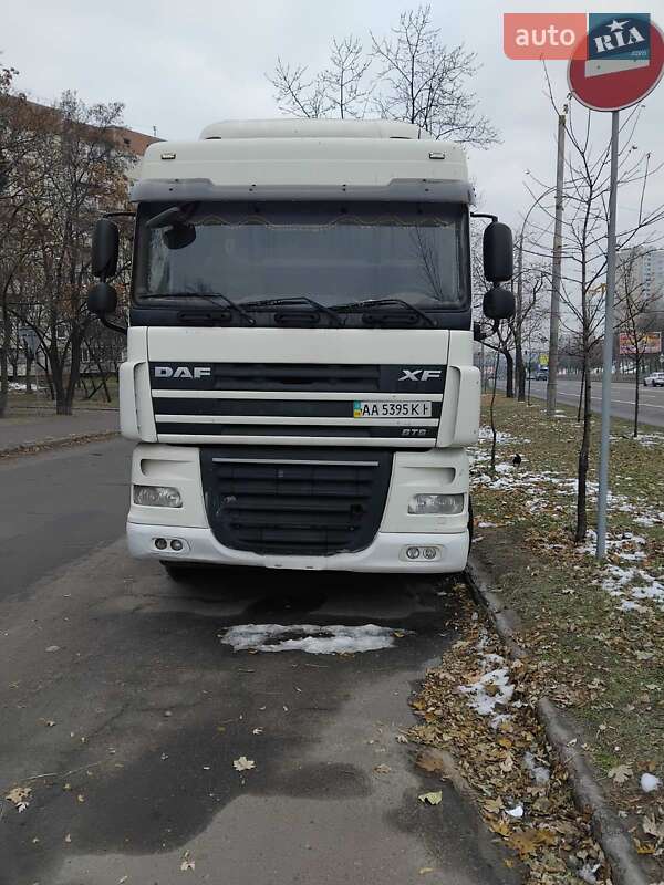 Тягач DAF XF 105 2010 в Киеве