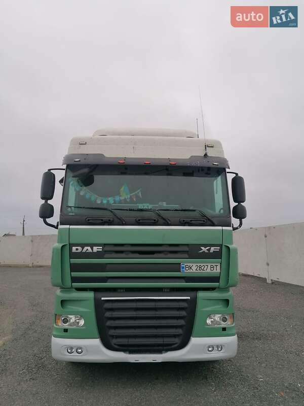 Тягач DAF XF 105 2011 в Сарнах