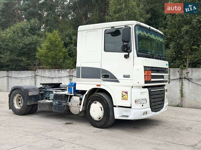 Тягач DAF XF 105 2011 в Киеве