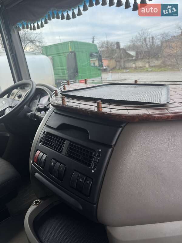 Тягач DAF XF 105 2006 в Могилев-Подольске