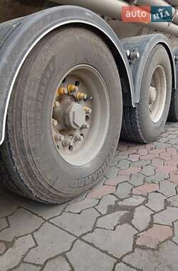 Тягач DAF XF 105 2011 в 