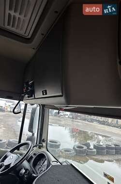 Тягач DAF XF 105 2011 в 