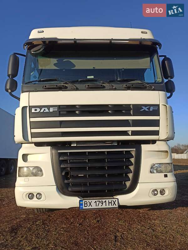 Тягач DAF XF 105 2011 в 