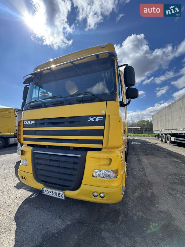 Вантажний фургон DAF XF 105 2013 в Мукачевому