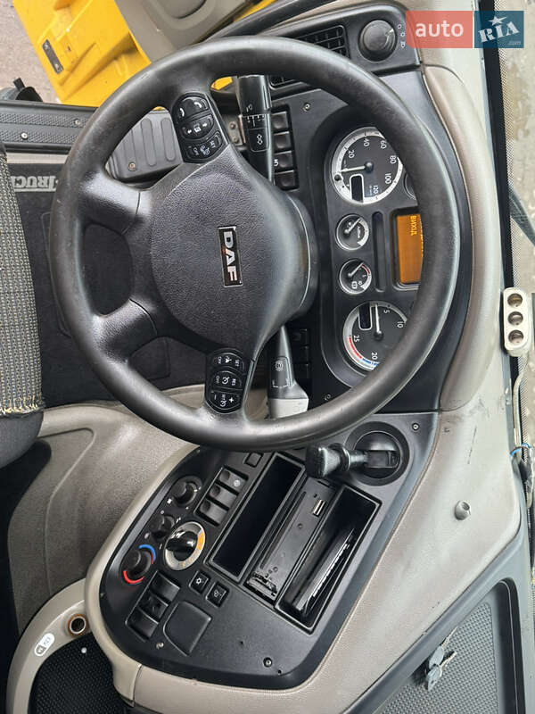 Вантажний фургон DAF XF 105 2013 в Мукачевому