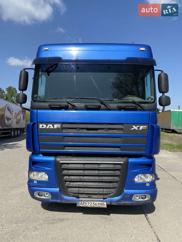 Тягач DAF XF 105 2010 в Днепре