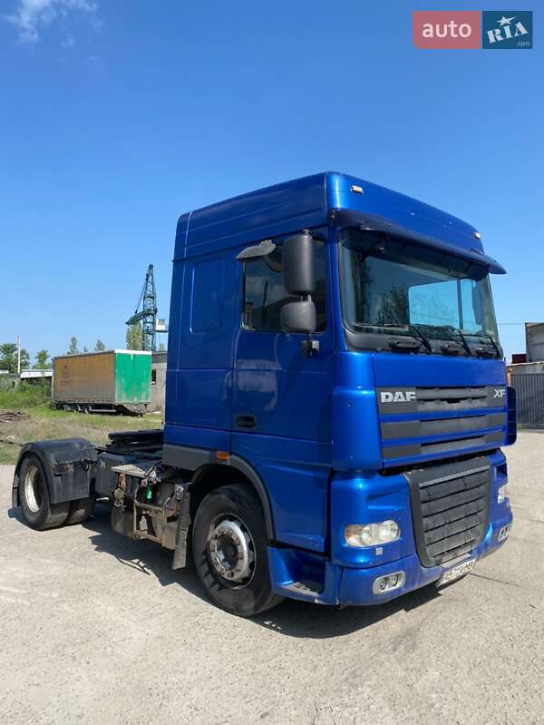 Тягач DAF XF 105 2010 в Днепре