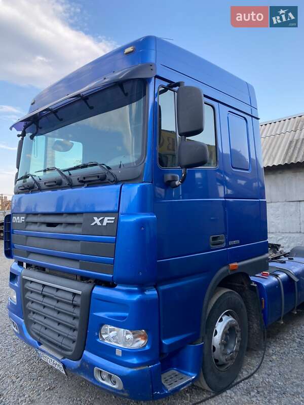 Тягач DAF XF 105 2010 в Днепре